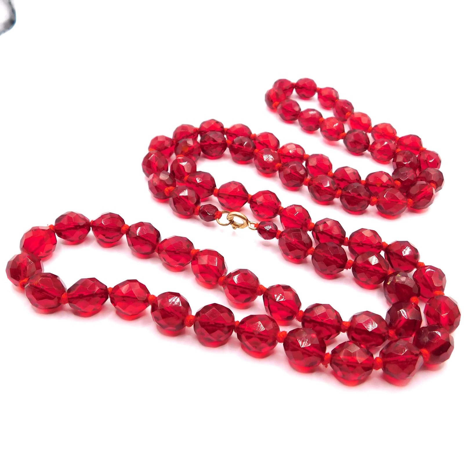 ELEGANT ART DECO FACETED CHERRY RED GLASS BEAD NECKLACE