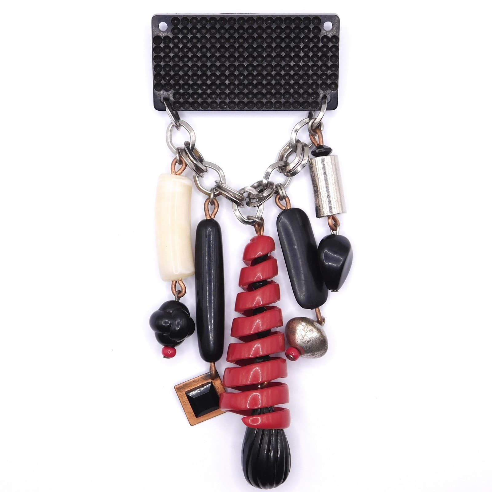 STRIKING MODERNIST ART DECO BROOCH WITH DANGLING BEADS