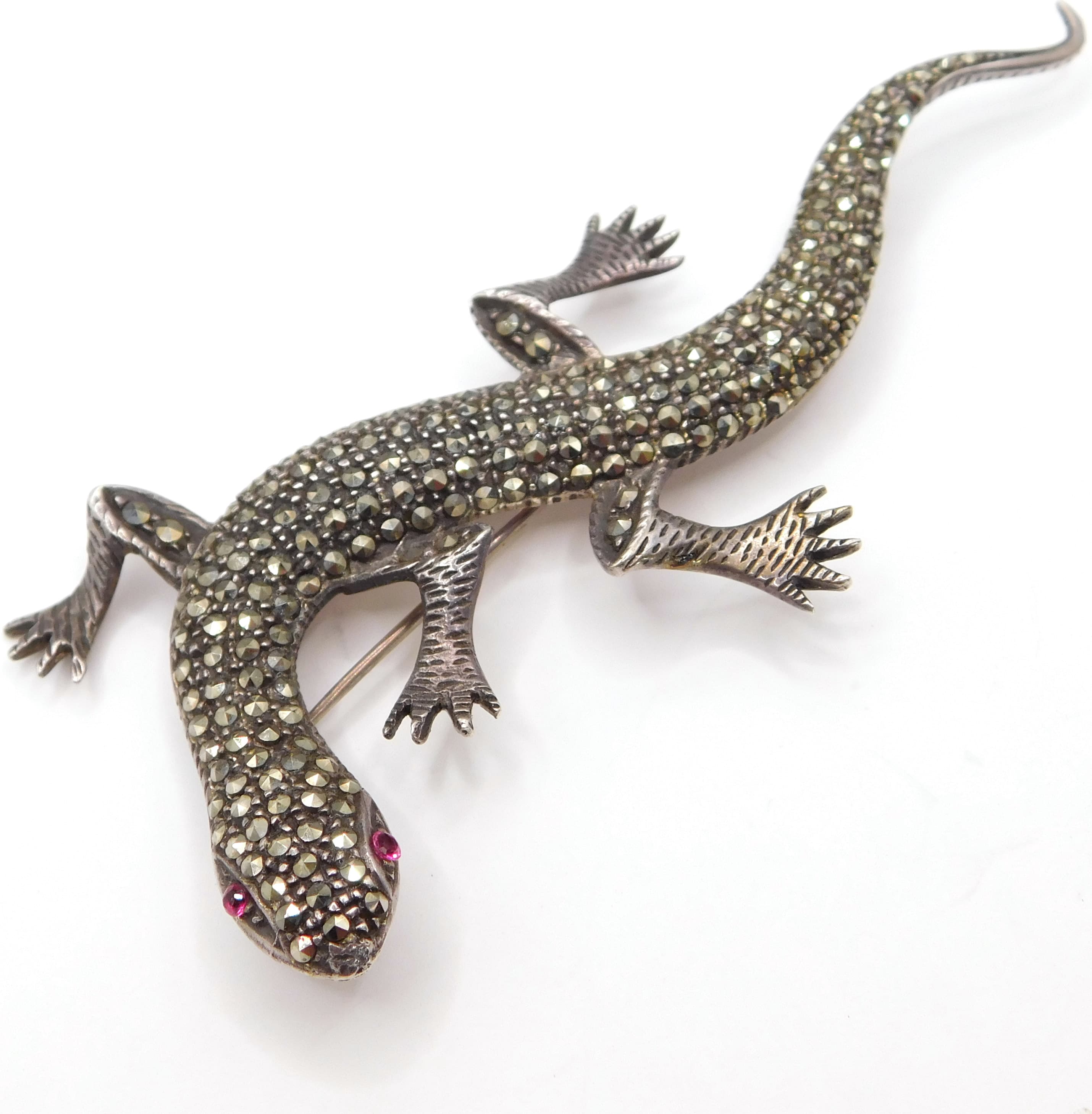 WHIMSICAL STERLING SILVER MARCASITE LIZARD BROOCH WITH RUBY EYES
