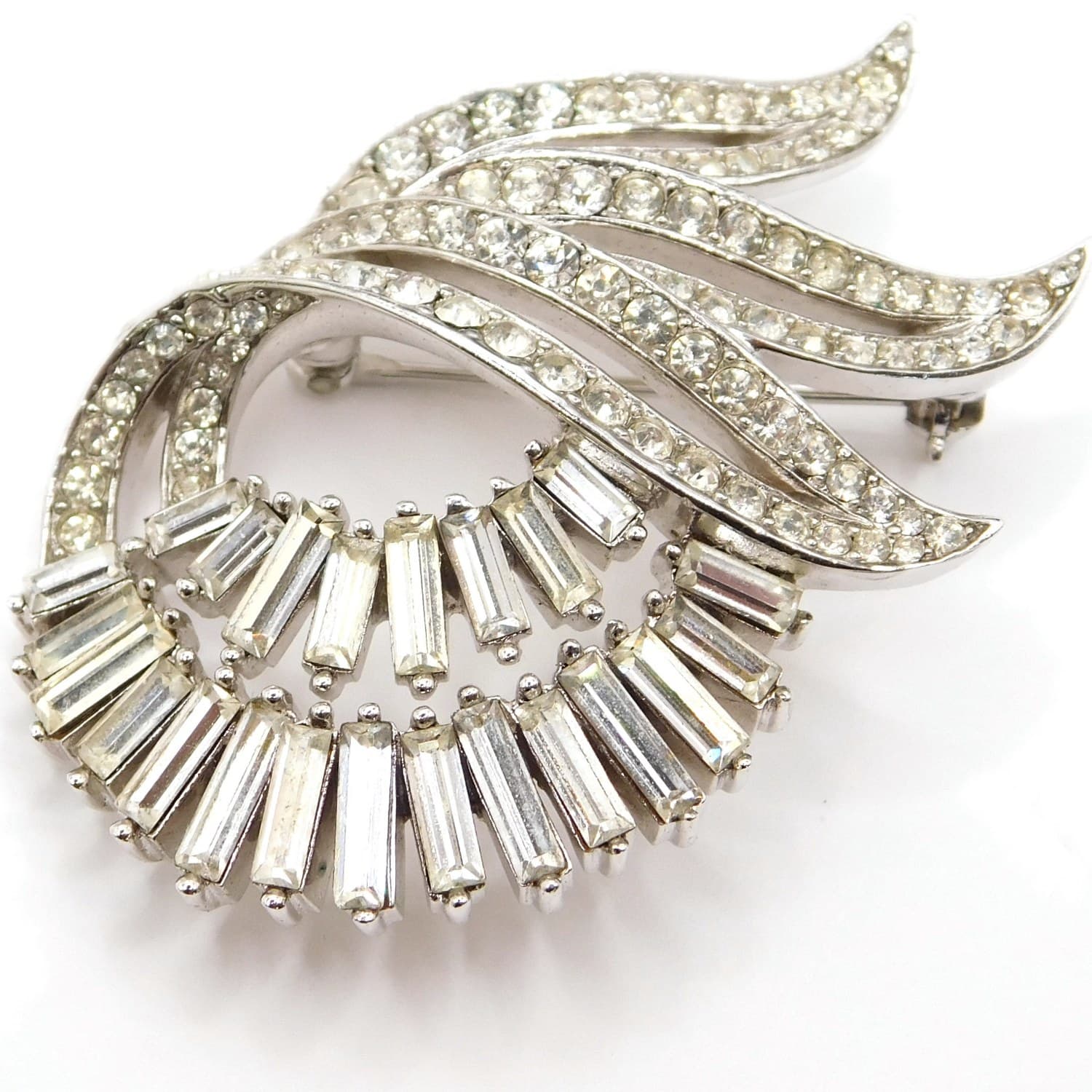 TRIFARI VINTAGE RHINESTONE FLAME BROOCH SILVER TONE BAGUETTE CRYSTAL PIN
