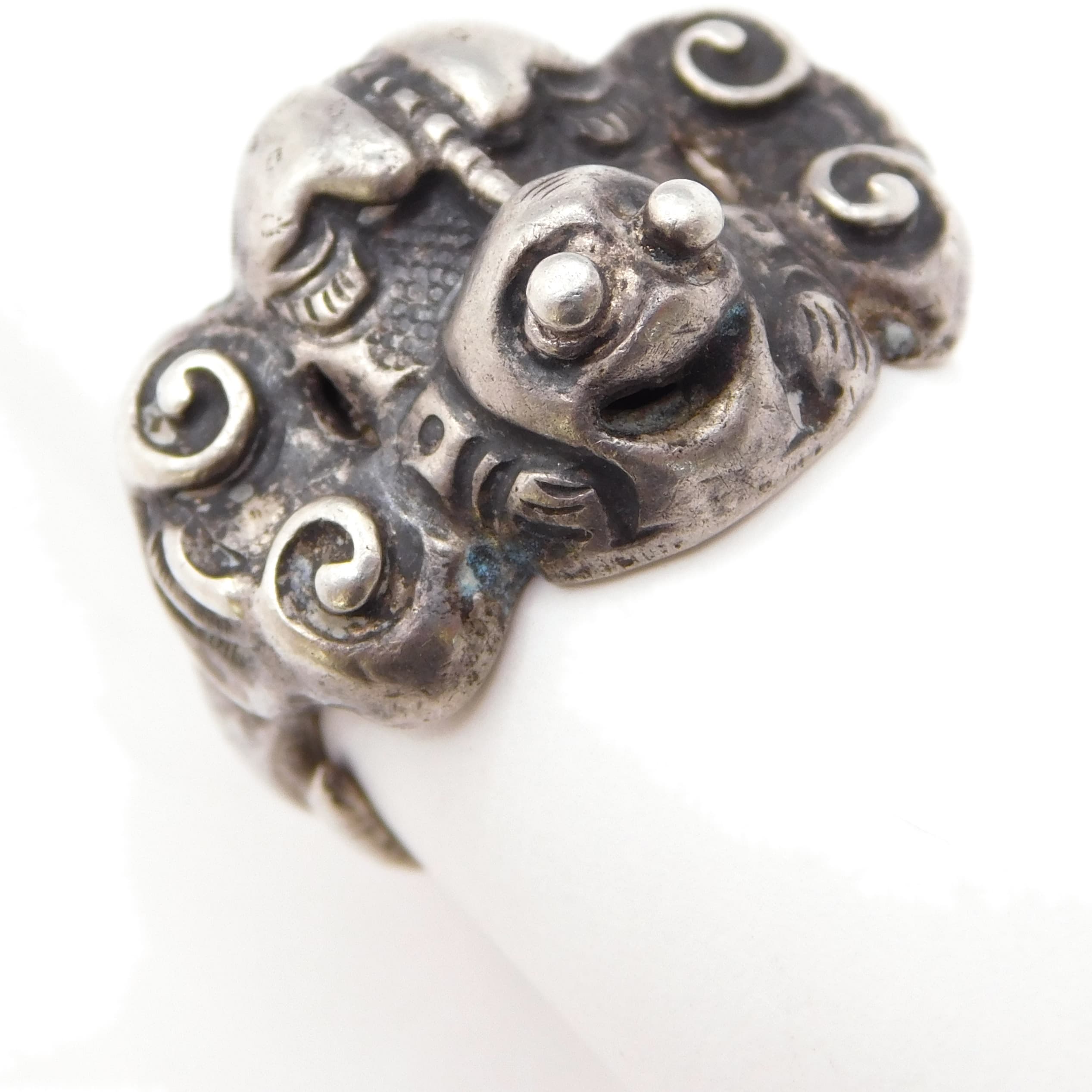 VINTAGE 900 SILVER FIGURAL FOO FROG SCROLLWORK RING SIZE 7
