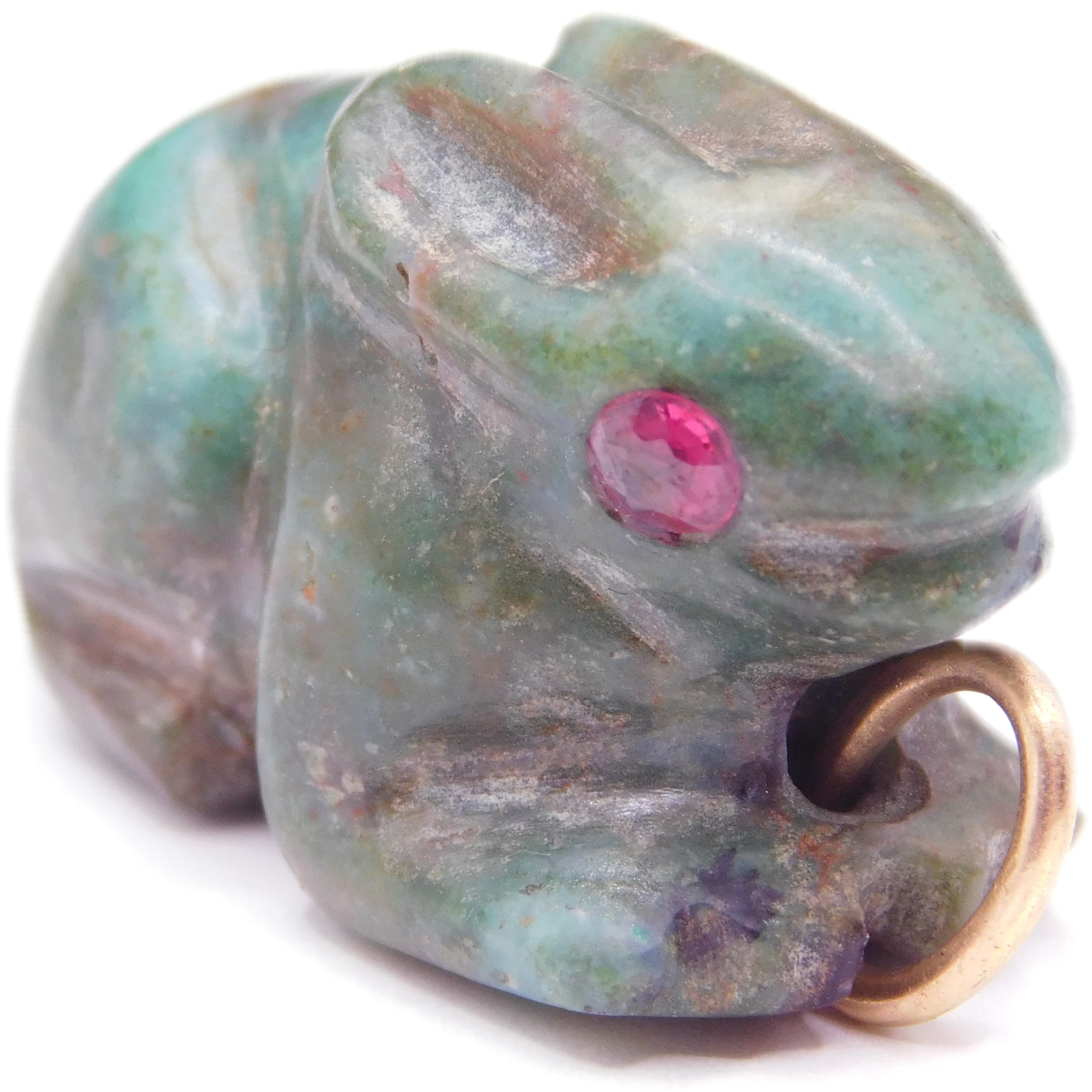 CARVED HARDSTONE RABBIT PENDANT WITH RUBY EYE & 14K GOLD BAIL